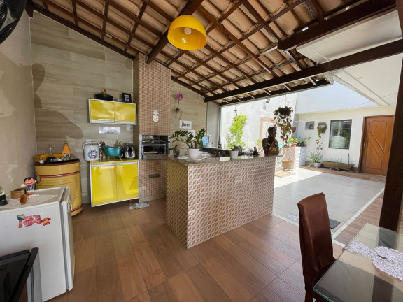 Imagem Casa com 5 Quartos à Venda, em Pitangueiras - Lauro De Freitas Imagem Casa com 5 Quartos à Venda, em Pitangueiras - Lauro De Freitas