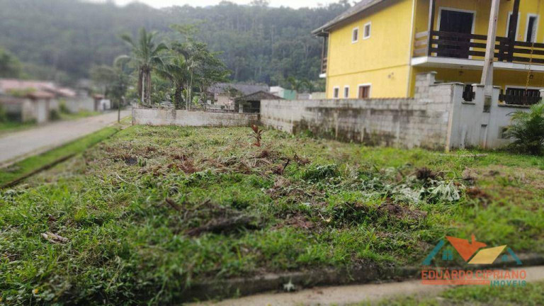 Terreno à Venda, 388 m² em Massaguaçu - Caraguatatuba
