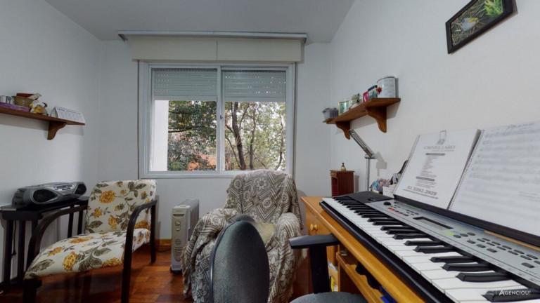 Imagem Imóvel com 3 Quartos à Venda, 104 m² em Petrópolis - Porto Alegre Imagem Imóvel com 3 Quartos à Venda, 104 m² em Petrópolis - Porto Alegre