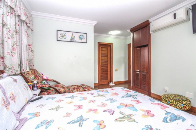 Imagem Casa com 3 Quartos à Venda, 608 m² em Medianeira - Porto Alegre Imagem Casa com 3 Quartos à Venda, 608 m² em Medianeira - Porto Alegre