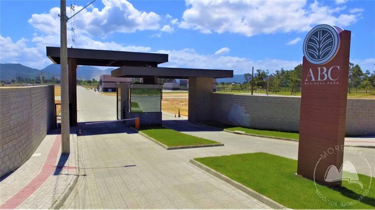 Terreno à Venda, 1.000 m² em Balneário Perequê - Porto Belo