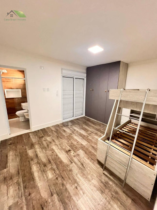 Imagem Casa de Condomínio com 3 Quartos à Venda, 205 m²