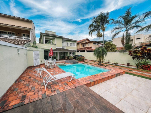 Casa com 4 Quartos à Venda, 360 m² em Itaipu - Niterói
