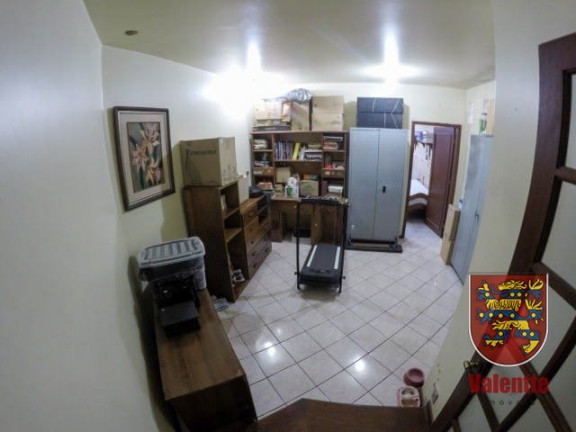 Imagem Casa com 8 Quartos à Venda,  em Capoeiras - Florianópolis