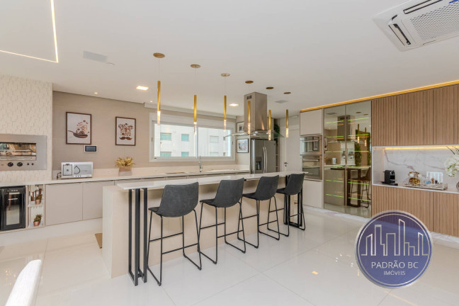 Imagem Apartamento com 4 Quartos à Venda, 310 m² em Centro - Balneário Camboriú Imagem Apartamento com 4 Quartos à Venda, 310 m² em Centro - Balneário Camboriú