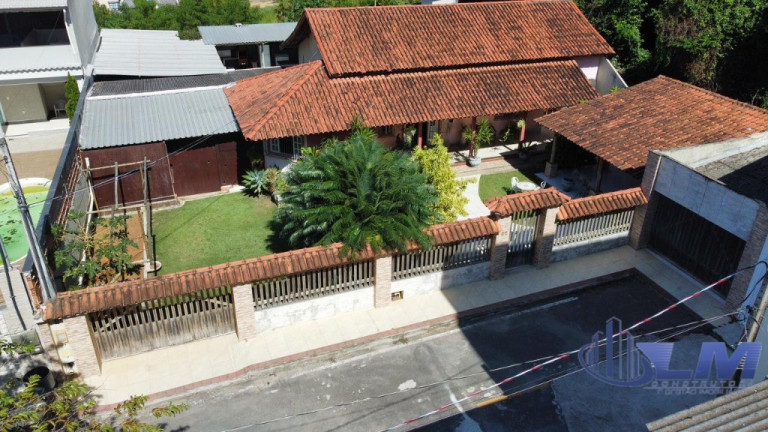 Casa com 4 Quartos à Venda, 495 m² em Village Da Praia - Guarapari