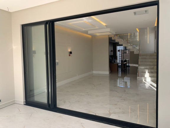 Imagem Casa com 3 Quartos à Venda, 210 m² Imagem Casa com 3 Quartos à Venda, 210 m²