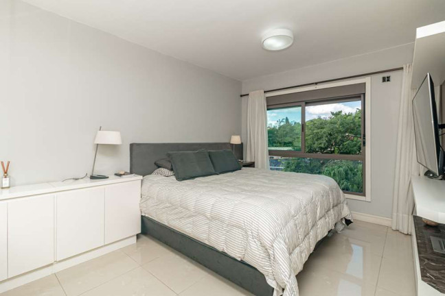 Imagem Apartamento com 4 Quartos à Venda, 262 m² em Três Figueiras - Porto Alegre
