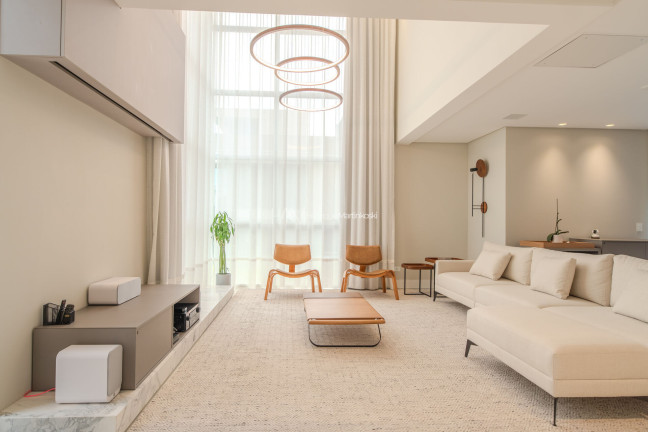 Imagem Casa com 3 Quartos à Venda, 369 m² em Santo Inácio - Curitiba Imagem Casa com 3 Quartos à Venda, 369 m² em Santo Inácio - Curitiba