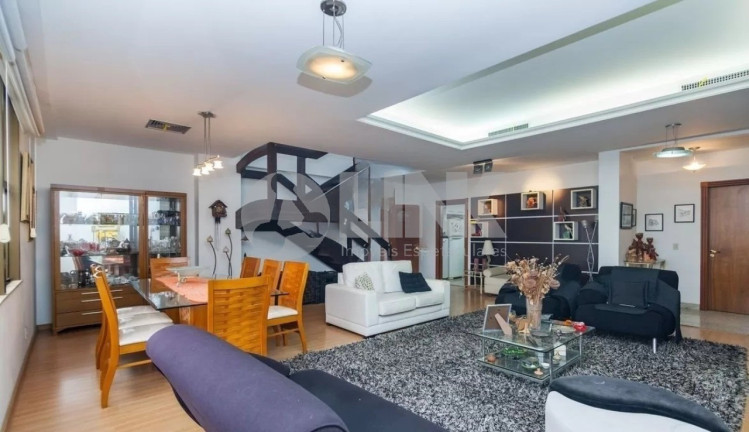 Imagem Imóvel com 4 Quartos à Venda, 353 m² em Três Figueiras - Porto Alegre