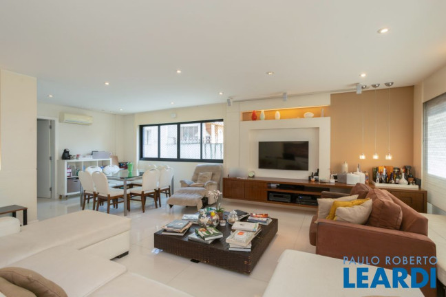 Imagem Apartamento com 4 Quartos à Venda, 235 m² em Aclimação - São Paulo Imagem Apartamento com 4 Quartos à Venda, 235 m² em Aclimação - São Paulo