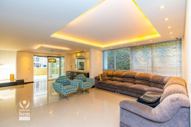 Casa com 4 Quartos à Venda, 320 m² em Santo Inácio - Curitiba