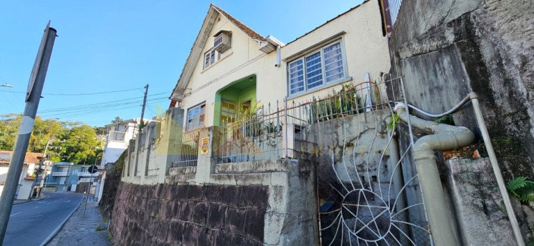 Imagem Casa com 3 Quartos à Venda, 128 m² em Centro - Blumenau Imagem Casa com 3 Quartos à Venda, 128 m² em Centro - Blumenau