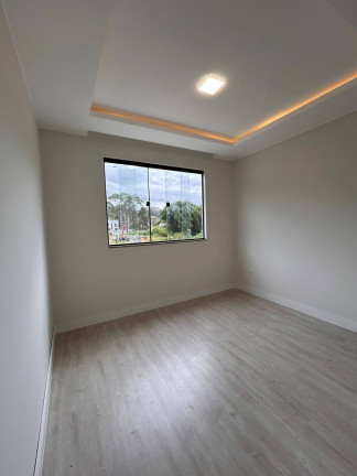 Imagem Casa com 3 Quartos à Venda,  em Varginha - Nova Friburgo