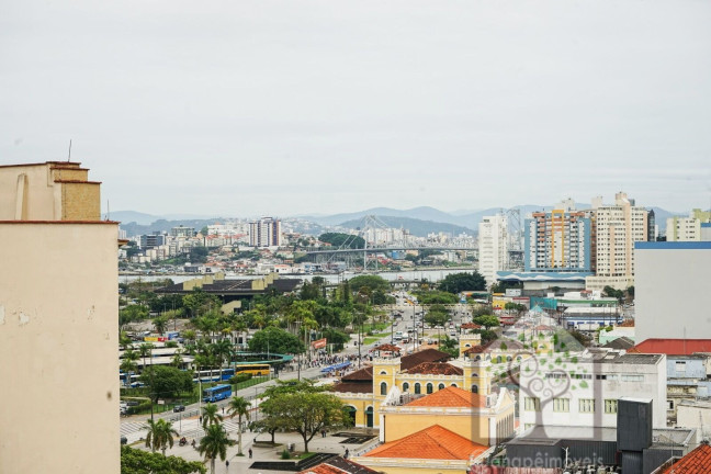 Imagem Apartamento com 2 Quartos à Venda, 65 m² em Centro - Florianópolis