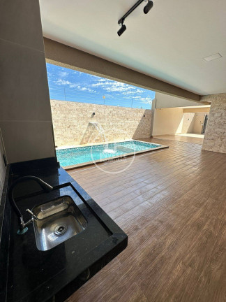 Imagem Casa com 3 Quartos à Venda, 360 m² em Setor Cristina Ii - Trindade