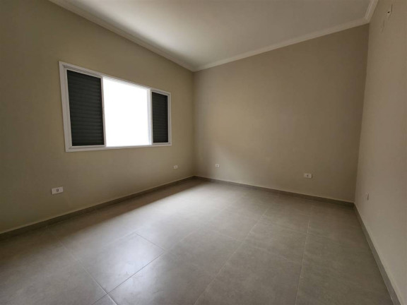 Imagem Casa com 4 Quartos à Venda, 150 m² em Florida - Praia Grande Imagem Casa com 4 Quartos à Venda, 150 m² em Florida - Praia Grande