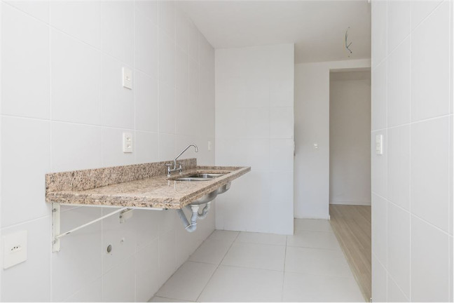 Imagem Imóvel com 2 Quartos à Venda,  em Passo Da Areia - Porto Alegre