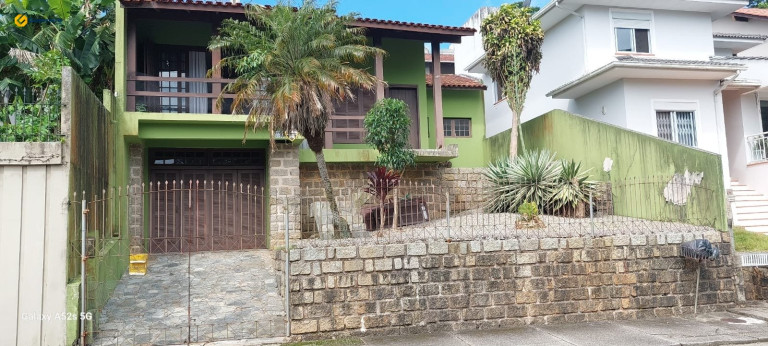Casa com 3 Quartos à Venda, 360 m² em Pantanal - Florianópolis