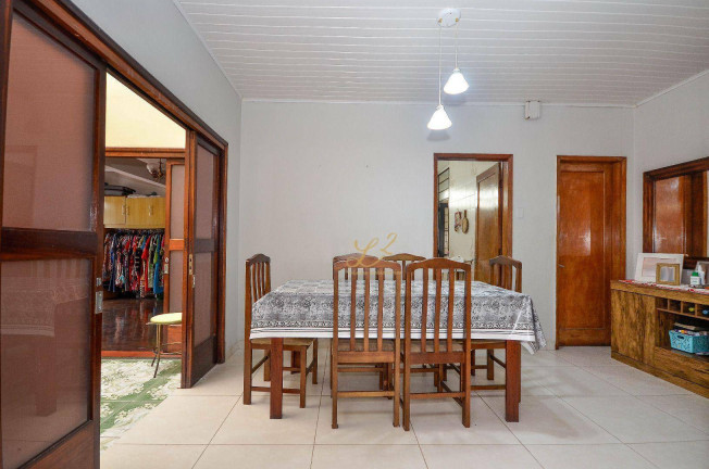 Imagem Casa com 4 Quartos à Venda, 193 m² em água Verde - Curitiba