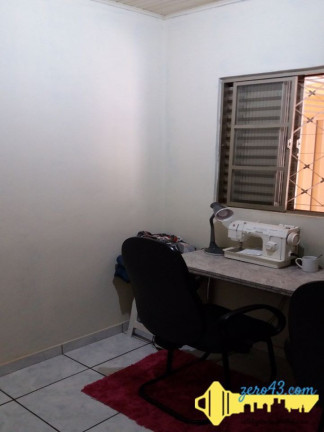 Imagem Casa com 4 Quartos à Venda, 170 m² em Conjunto Semiramis Barros Braga - Londrina Imagem Casa com 4 Quartos à Venda, 170 m² em Conjunto Semiramis Barros Braga - Londrina