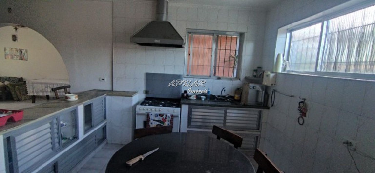 Imagem Casa com 4 Quartos para Alugar, em Solemar - Praia Grande Imagem Casa com 4 Quartos para Alugar, em Solemar - Praia Grande