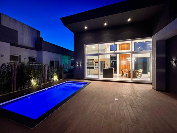 Imagem Casa com 4 Quartos à Venda, em Dubai - Capao Da Canoa Imagem Casa com 4 Quartos à Venda, em Dubai - Capao Da Canoa