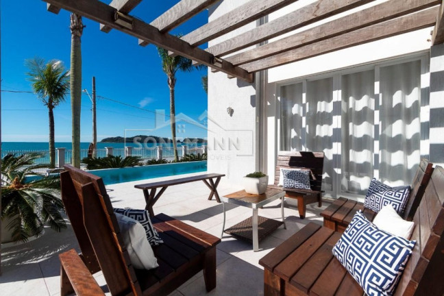 Imagem Casa com 6 Quartos à Venda, 805 m² em Centro - Bombinhas Imagem Casa com 6 Quartos à Venda, 805 m² em Centro - Bombinhas