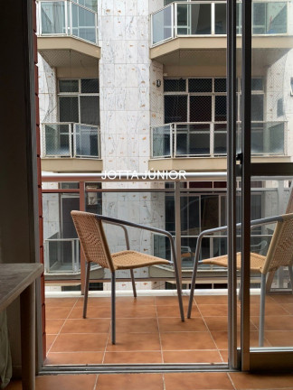 Imagem Imóvel com 4 Quartos para Temporada, 99 m² em Algodoal - Cabo Frio