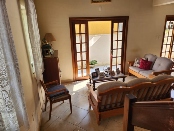 Imagem Sobrado com 4 Quartos à Venda, 204 m² em Santana - Pindamonhangaba