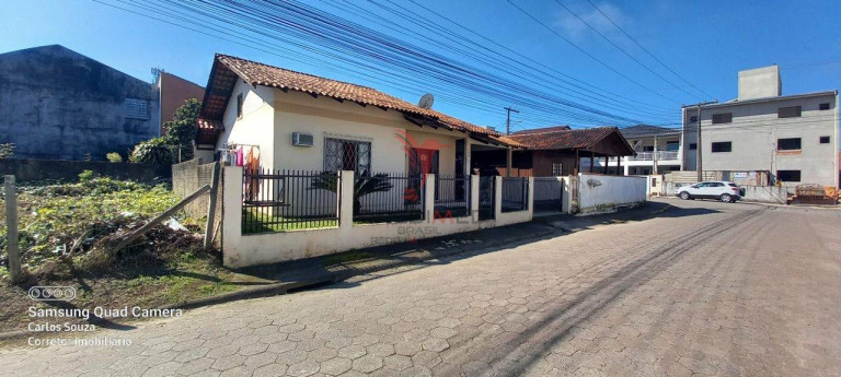 Imagem Casa com 2 Quartos à Venda, 140 m² em Centro - Penha Imagem Casa com 2 Quartos à Venda, 140 m² em Centro - Penha