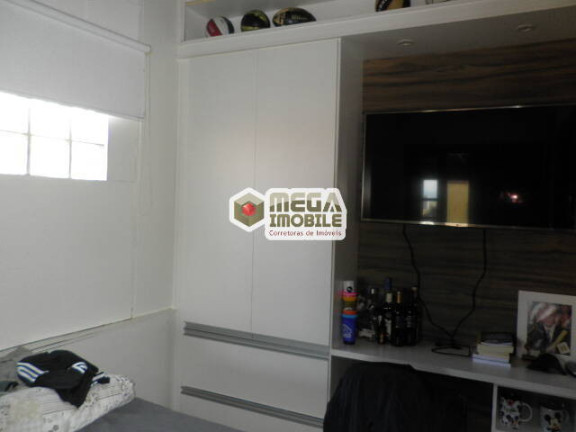 Imagem Casa com 4 Quartos à Venda, 256 m² em Santinho - Florianópolis
