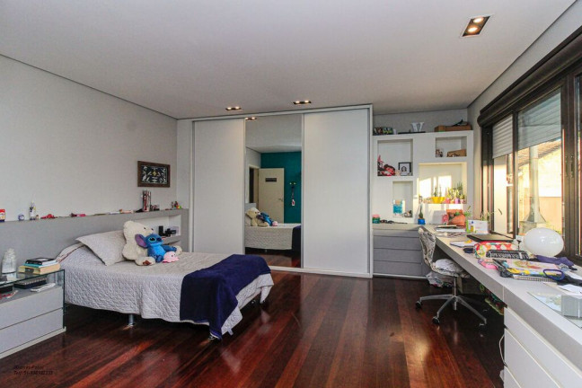 Imagem Casa com 5 Quartos à Venda, 648 m² em Tristeza - Porto Alegre