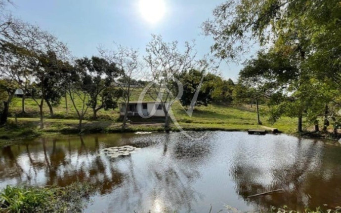 Imagem Imóvel com 4 Quartos à Venda,  em Chácaras Rurais Guararema - Jacareí