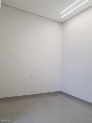 Imagem Casa com 3 Quartos à Venda, 196 m² em Moinho Dos Ventos - Goiânia