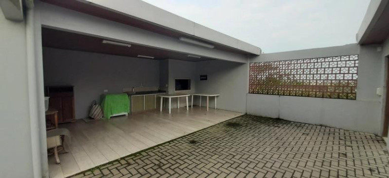 Imagem Casa com 4 Quartos à Venda, 188 m² em Centro - Xangri-la
