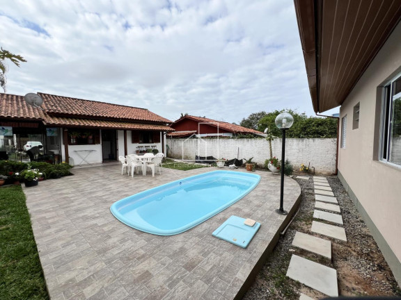 Imagem Casa com 3 Quartos à Venda, 440 m² em São João Do Rio Vermelho - Florianópolis Imagem Casa com 3 Quartos à Venda, 440 m² em São João Do Rio Vermelho - Florianópolis