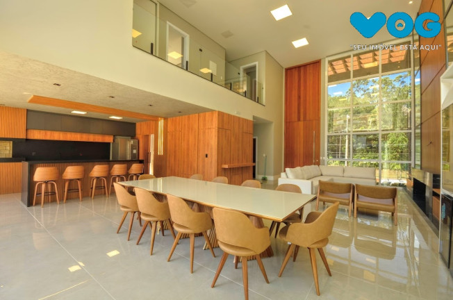 Imagem Casa com 4 Quartos à Venda, 290 m² em Vila Nova - Porto Alegre Imagem Casa com 4 Quartos à Venda, 290 m² em Vila Nova - Porto Alegre