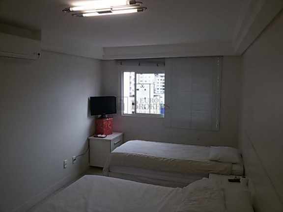 Imagem Cobertura com 3 Quartos à Venda, 181 m² em Centro - Balneário Camboriú