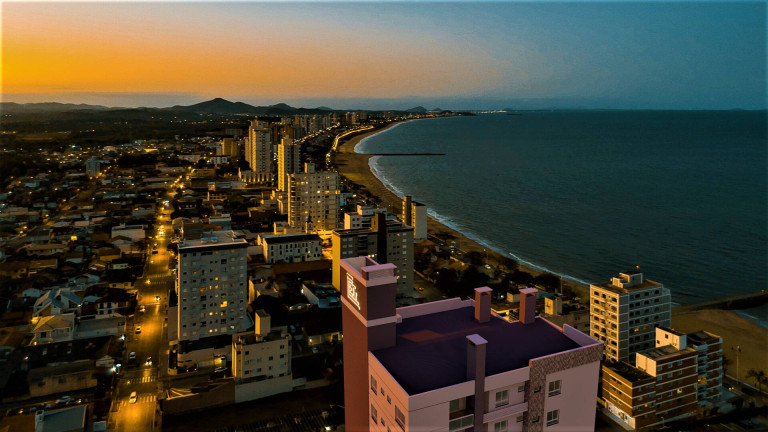 Imagem Apartamento com 2 Quartos à Venda, 74 m² em Centro - Balneário Piçarras Imagem Apartamento com 2 Quartos à Venda, 74 m² em Centro - Balneário Piçarras