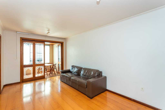 Imagem Imóvel com 2 Quartos à Venda,  em Passo Da Areia - Porto Alegre