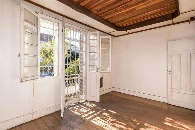Imagem Casa com 3 Quartos à Venda, 305 m² em Floresta - Porto Alegre