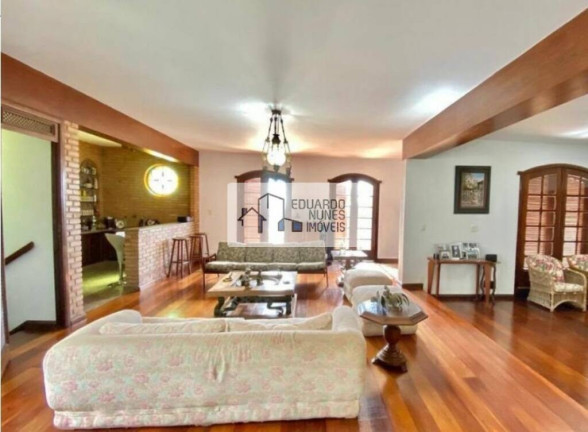Imagem Casa com 5 Quartos à Venda,  em Mangabeiras - Belo Horizonte