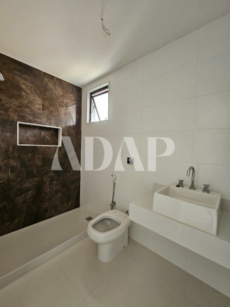 Imagem Casa com 4 Quartos à Venda, 365 m² em Barra Da Tijuca - Rio De Janeiro Imagem Casa com 4 Quartos à Venda, 365 m² em Barra Da Tijuca - Rio De Janeiro