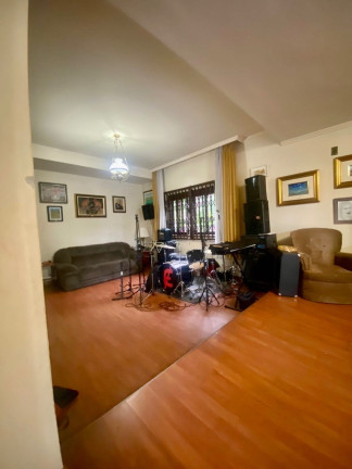 Imagem Sobrado com 5 Quartos à Venda, 420 m² em Bacacheri - Curitiba