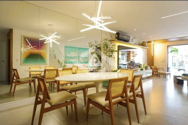Imagem Casa com 6 Quartos à Venda, 320 m² em Barra Da Tijuca - Rio De Janeiro Imagem Casa com 6 Quartos à Venda, 320 m² em Barra Da Tijuca - Rio De Janeiro