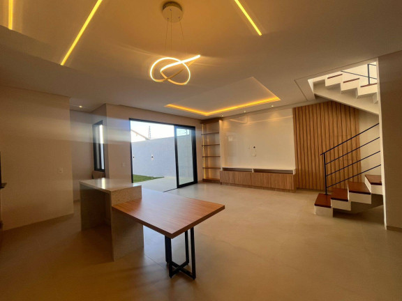 Imagem Sobrado com 3 Quartos à Venda, 153 m² em Pioneiros Catarinense - Cascavel