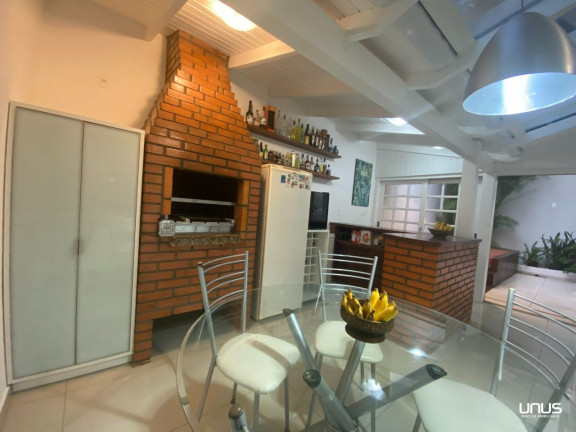 Imagem Casa com 3 Quartos à Venda, 220 m² em Estreito - Florianópolis Imagem Casa com 3 Quartos à Venda, 220 m² em Estreito - Florianópolis