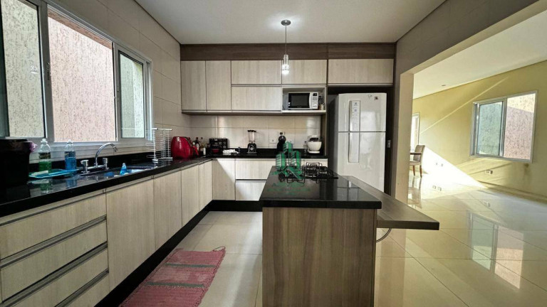 Imagem Sobrado com 3 Quartos à Venda, 316 m² em Jardim Vila Galvão - Guarulhos Imagem Sobrado com 3 Quartos à Venda, 316 m² em Jardim Vila Galvão - Guarulhos