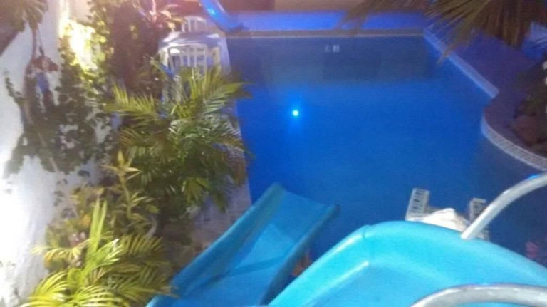 Imagem Casa com 4 Quartos à Venda, 475 m² em Vila Guilhermina - Praia Grande
